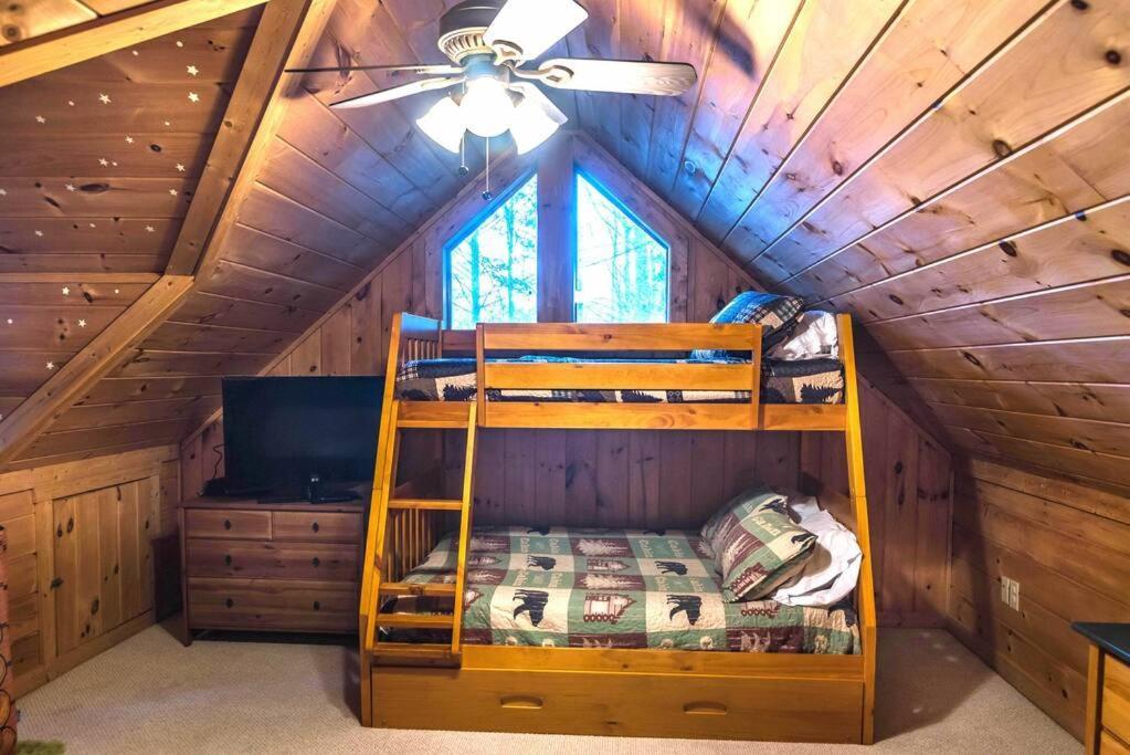 Private Creekside Cabin+Hot Tub,Pool Table, & Pets Ellijay Dış mekan fotoğraf
