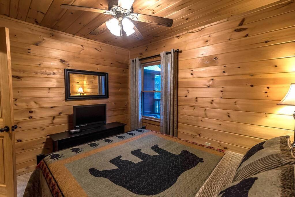 Private Creekside Cabin+Hot Tub,Pool Table, & Pets Ellijay Dış mekan fotoğraf