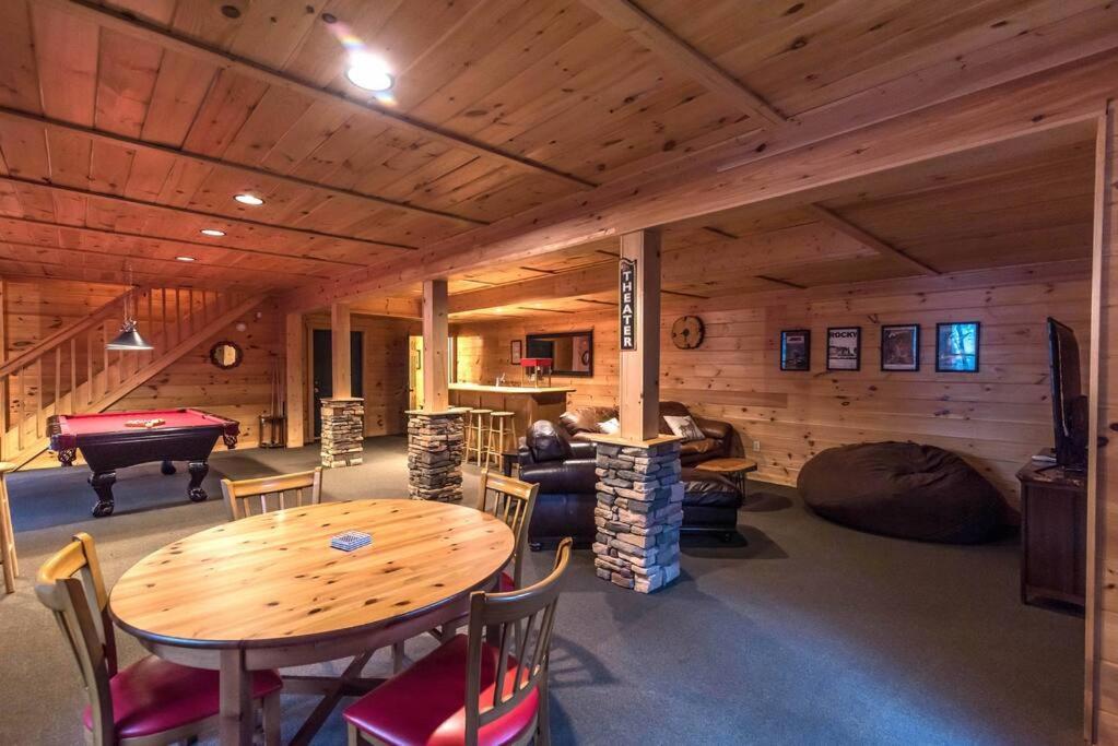Private Creekside Cabin+Hot Tub,Pool Table, & Pets Ellijay Dış mekan fotoğraf