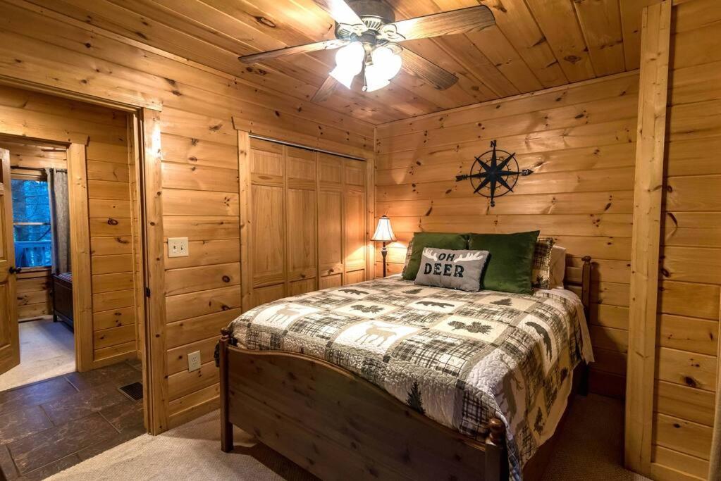 Private Creekside Cabin+Hot Tub,Pool Table, & Pets Ellijay Dış mekan fotoğraf