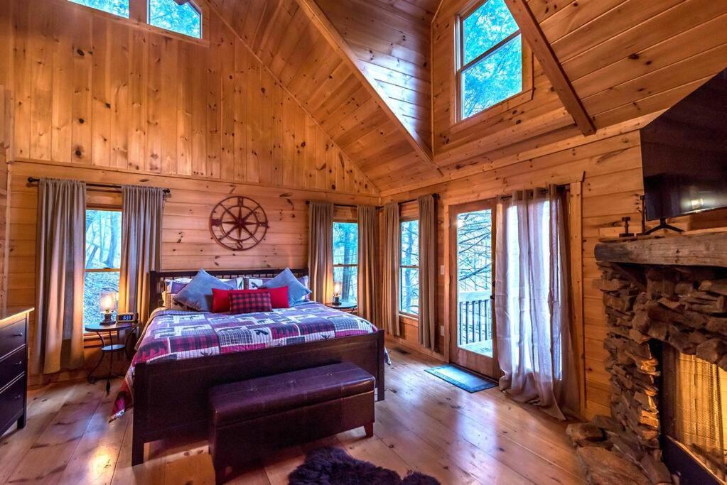 Private Creekside Cabin+Hot Tub,Pool Table, & Pets Ellijay Dış mekan fotoğraf