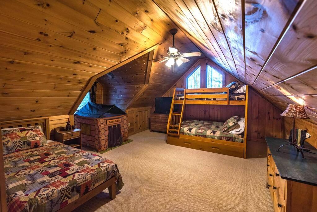 Private Creekside Cabin+Hot Tub,Pool Table, & Pets Ellijay Dış mekan fotoğraf