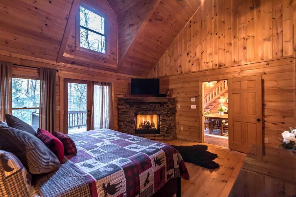Private Creekside Cabin+Hot Tub,Pool Table, & Pets Ellijay Dış mekan fotoğraf