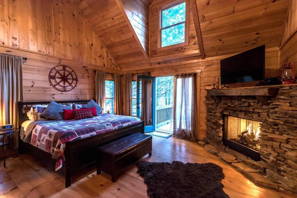 Private Creekside Cabin+Hot Tub,Pool Table, & Pets Ellijay Dış mekan fotoğraf