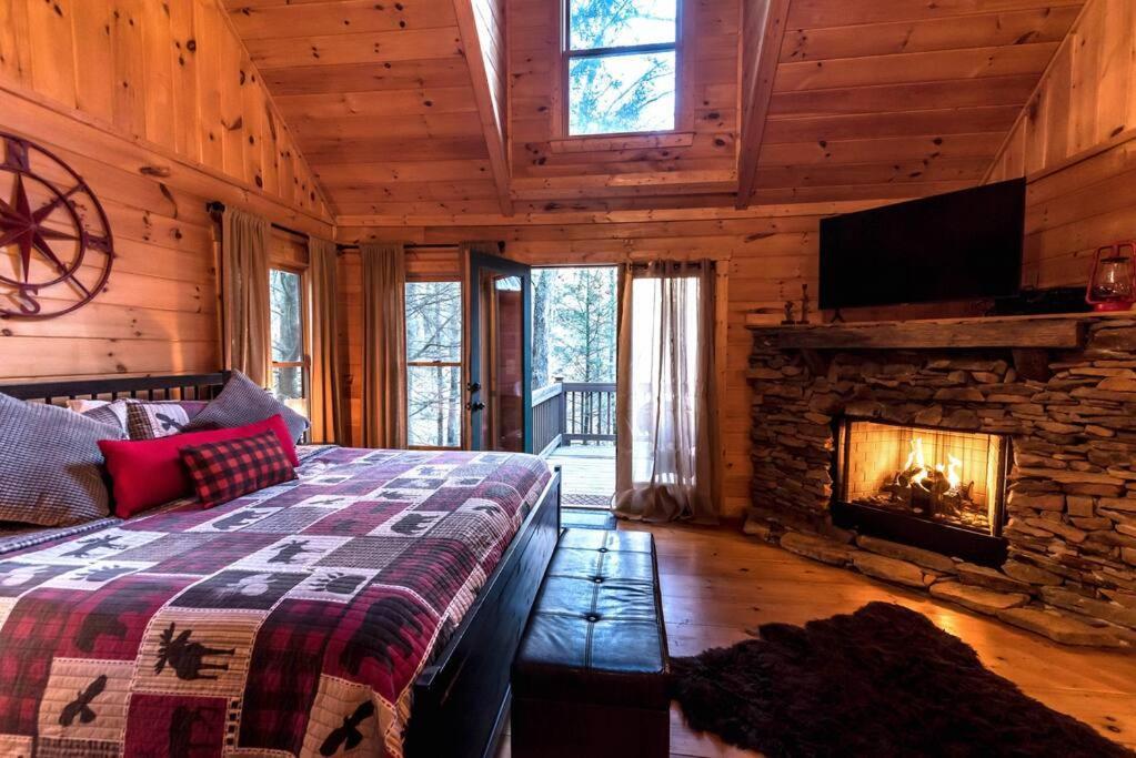 Private Creekside Cabin+Hot Tub,Pool Table, & Pets Ellijay Dış mekan fotoğraf