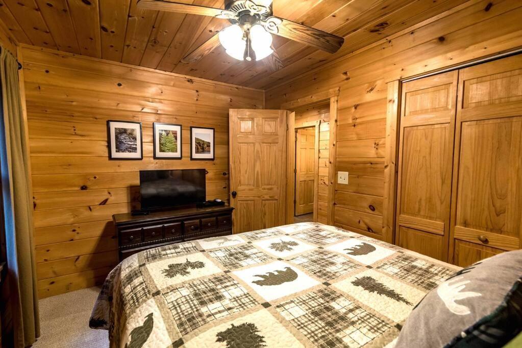 Private Creekside Cabin+Hot Tub,Pool Table, & Pets Ellijay Dış mekan fotoğraf