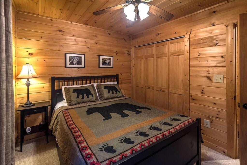 Private Creekside Cabin+Hot Tub,Pool Table, & Pets Ellijay Dış mekan fotoğraf