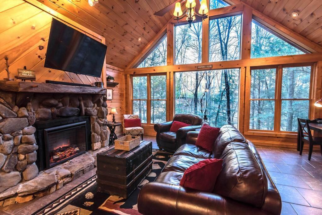 Private Creekside Cabin+Hot Tub,Pool Table, & Pets Ellijay Dış mekan fotoğraf