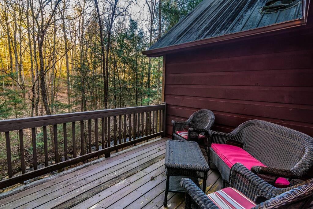 Private Creekside Cabin+Hot Tub,Pool Table, & Pets Ellijay Dış mekan fotoğraf